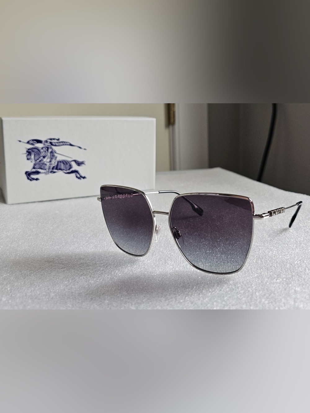 Burberry Alexis Cat Eye Sunglasses - BE 3143 1005/8G - NEW W/ BOX - Picture 2 of 7